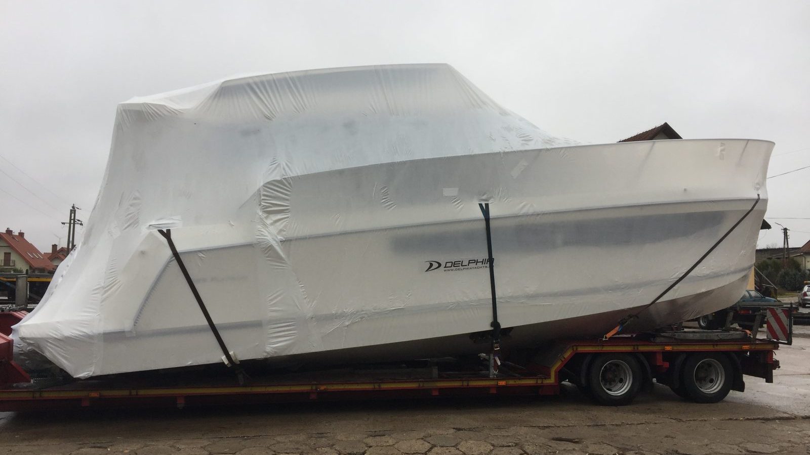 Transport NEW MBK: jacht motorowy