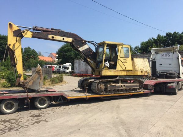 Transport NEW MBK: koparka gąsienicowa