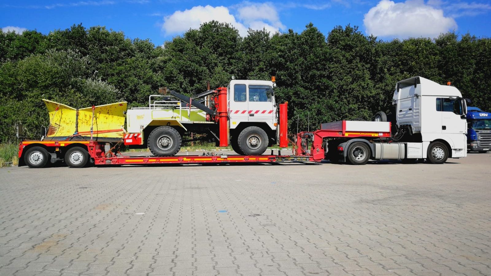 Transport NEW MBK: pojazd specjalny
